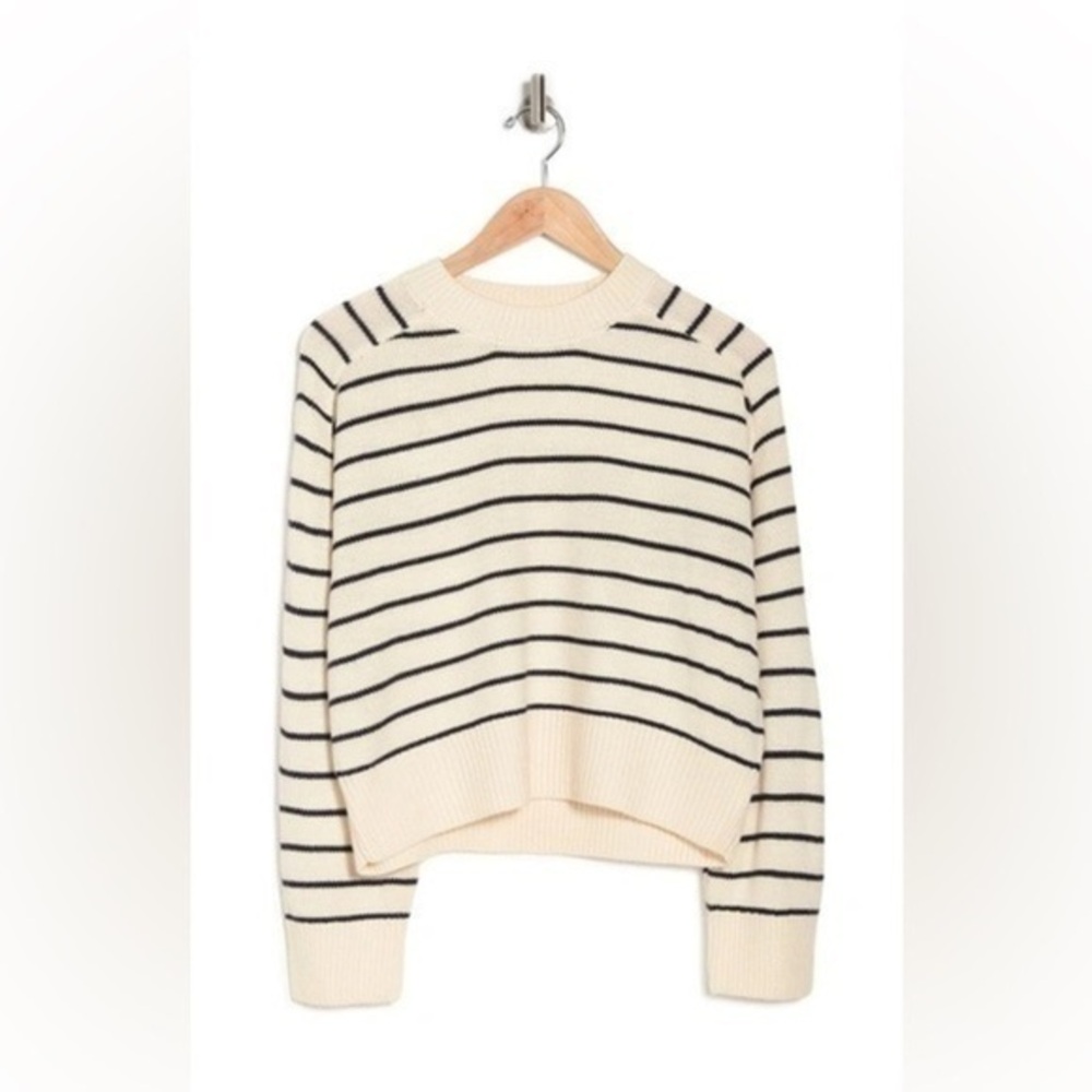 TRUTH by Republic Cropped Striped Sweater Medium Cream Black